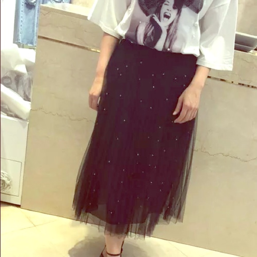 stud pleated skirt